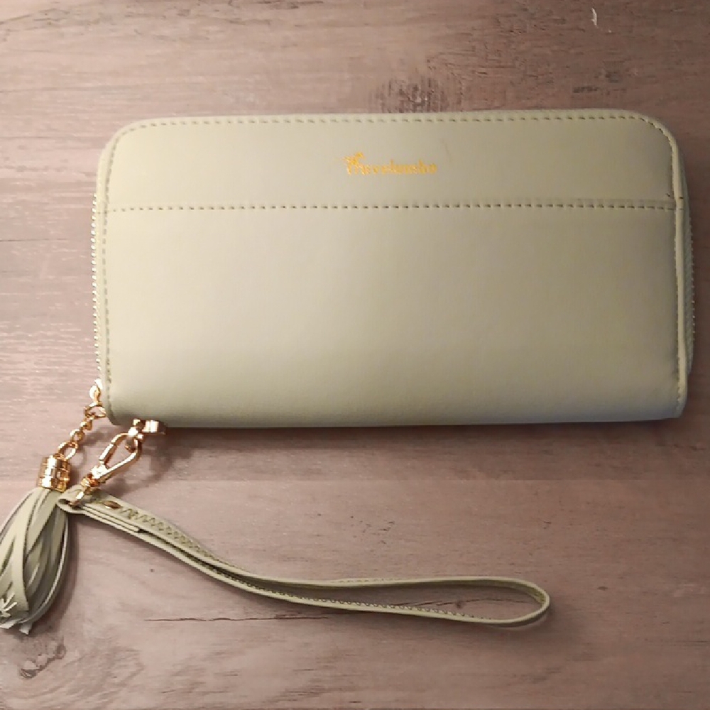 Travelambo Women's Wallet in Light Sage